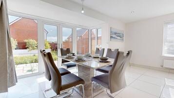 House | Dining