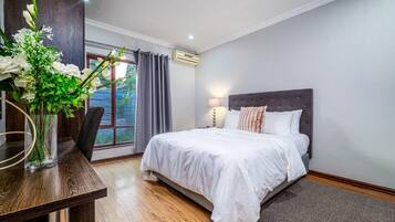 5 bedrooms, in-room safe, desk, iron/ironing board