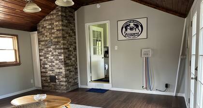 New Remodeled home. Quiet family neighborhood. 15 mins to PSU.