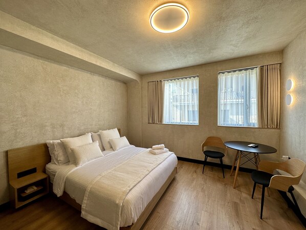 Deluxe Double Room | Egyptian cotton sheets, premium bedding, desk, blackout drapes - AthensOwl (Athens)
