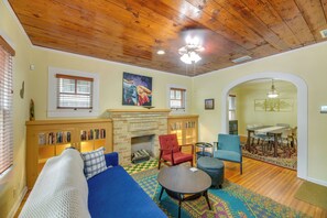 المنشأة من الداخل