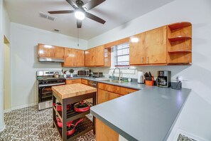 House (2 Bedrooms) | Interior