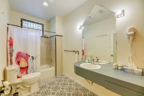 House (2 Bedrooms) | Interior - San Antonio Gem in Prime Location w/ Outdoor Space (San Antonio)