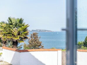 Property grounds - 2 bedroom accommodation in Brixham (Brixham)