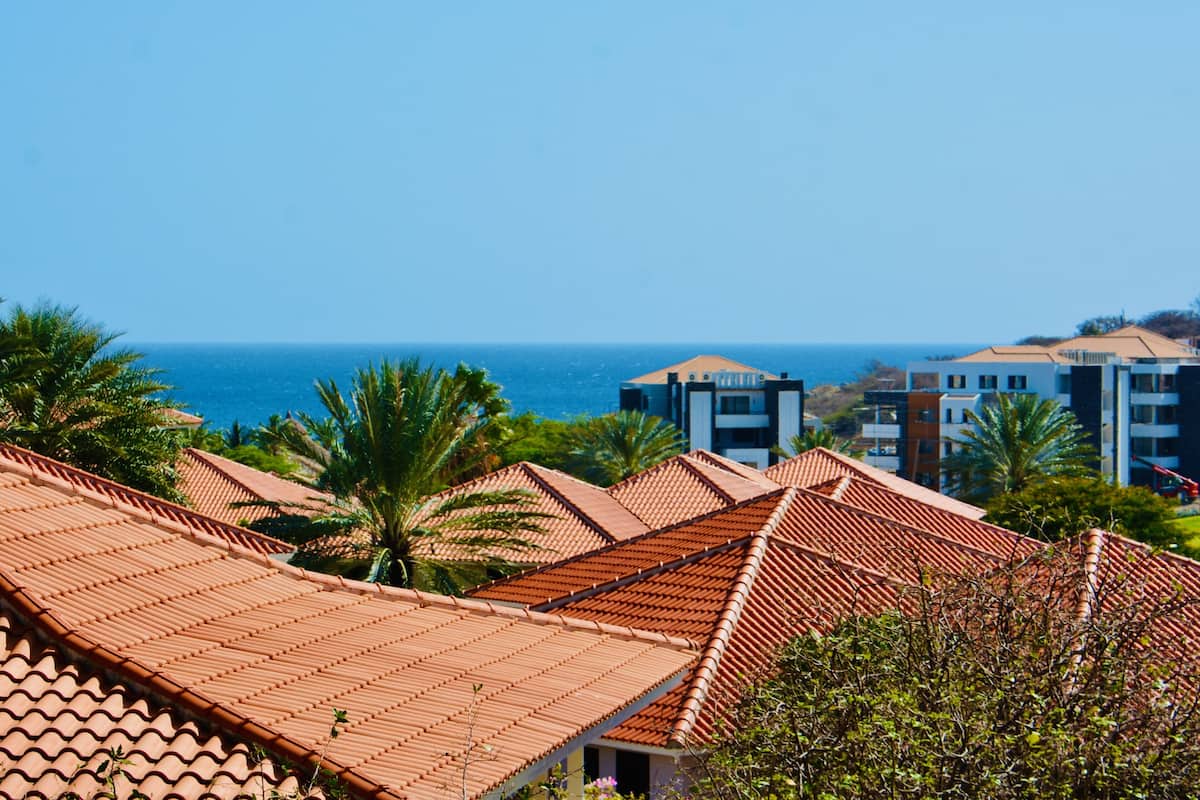 Vista para praia/oceano
