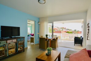 Living area - Blue Bay Beach Apartments (Sint Michiel)