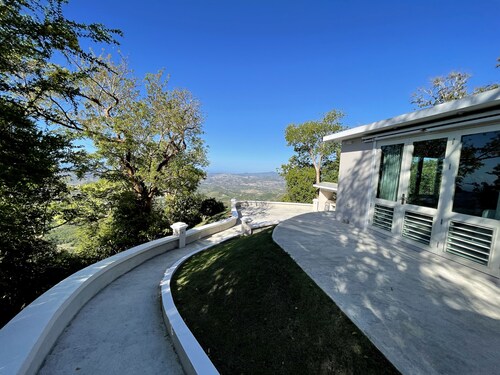 LA CASITA - Cozy retreat on top of PR mountains with stunning south coast views!