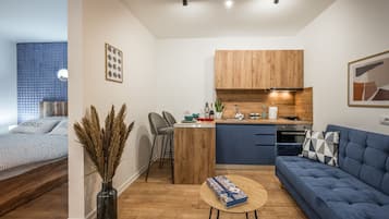 City Apartment | Private kitchen | Mini-fridge, oven, dishwasher, espresso maker
