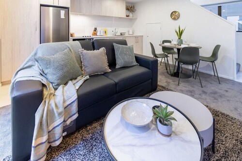 An Easy Walk to the CBD - 2 Bed, 2 Bathroom