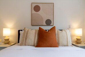 1 habitación, escritorio, tabla de planchar con plancha y wifi gratis 