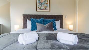 3 bedrooms, desk, iron/ironing board, free WiFi