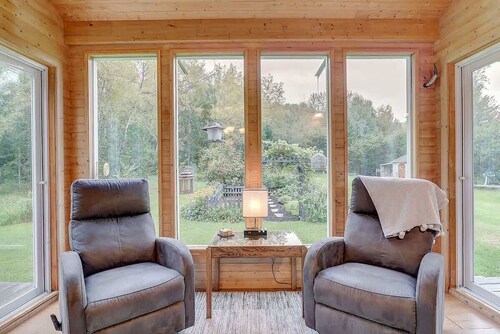 Lovering Lake - Le Manakel