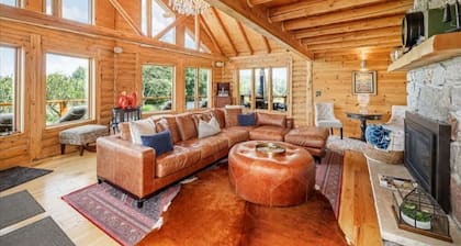 Luxury Lodge overlooking both Grand Traverse Bays