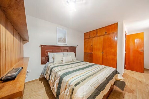 1 bedroom, desk, iron/ironing board, free WiFi