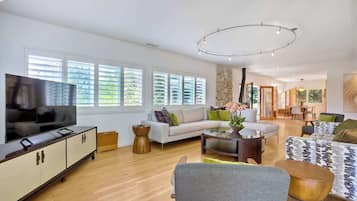 House, Multiple Beds, Patio, Garden View (Hidden Zen) | Living area | 50-inch flat-screen TV with digital channels, fireplace