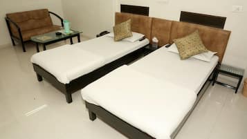 1 bedroom, memory-foam beds, desk, laptop workspace