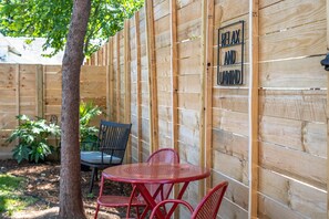 Outdoor dining - Mid-City Bungalow, 1 Mile from Bathhouse Row, Pup Friendly, Fully Fenced Yard! (Hot Springs)
