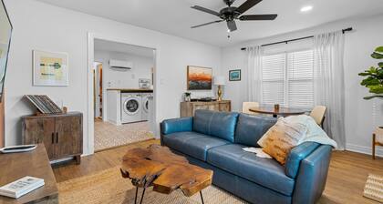Mid-City Bungalow, 1 Mile from Bathhouse Row, Pup Friendly, Fully Fenced Yard!