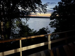 Property grounds - Welcome to our lakefront vacation rental!
 (Greater Napanee)