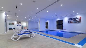 2 indoor pools