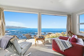 Interior - Pacific Oceanfront home near airport with stunning views  (Wellington)