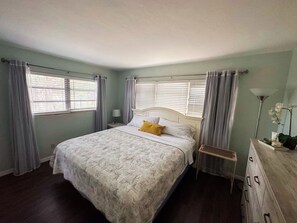 4 多间卧室、熨斗/熨衣板、WiFi、床单