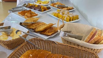 Desayuno completo incluido todos los días