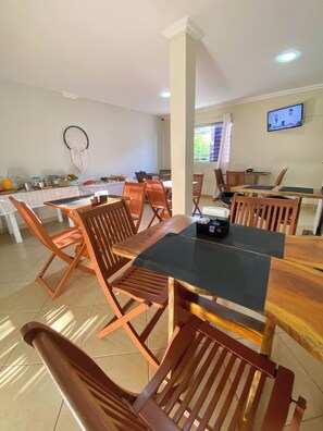 包每日全套早餐