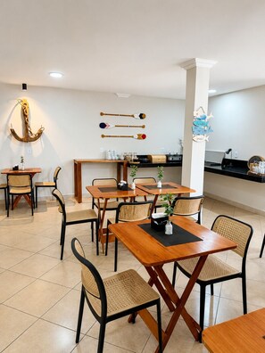 Free daily full breakfast - BURITI HOTEL Barra do Riacho Aracruz (Aracruz)