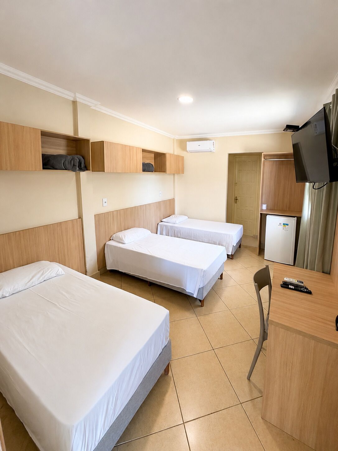 Habitación triple, 3 camas individuales, vista a la ciudad | Vista desde la habitación