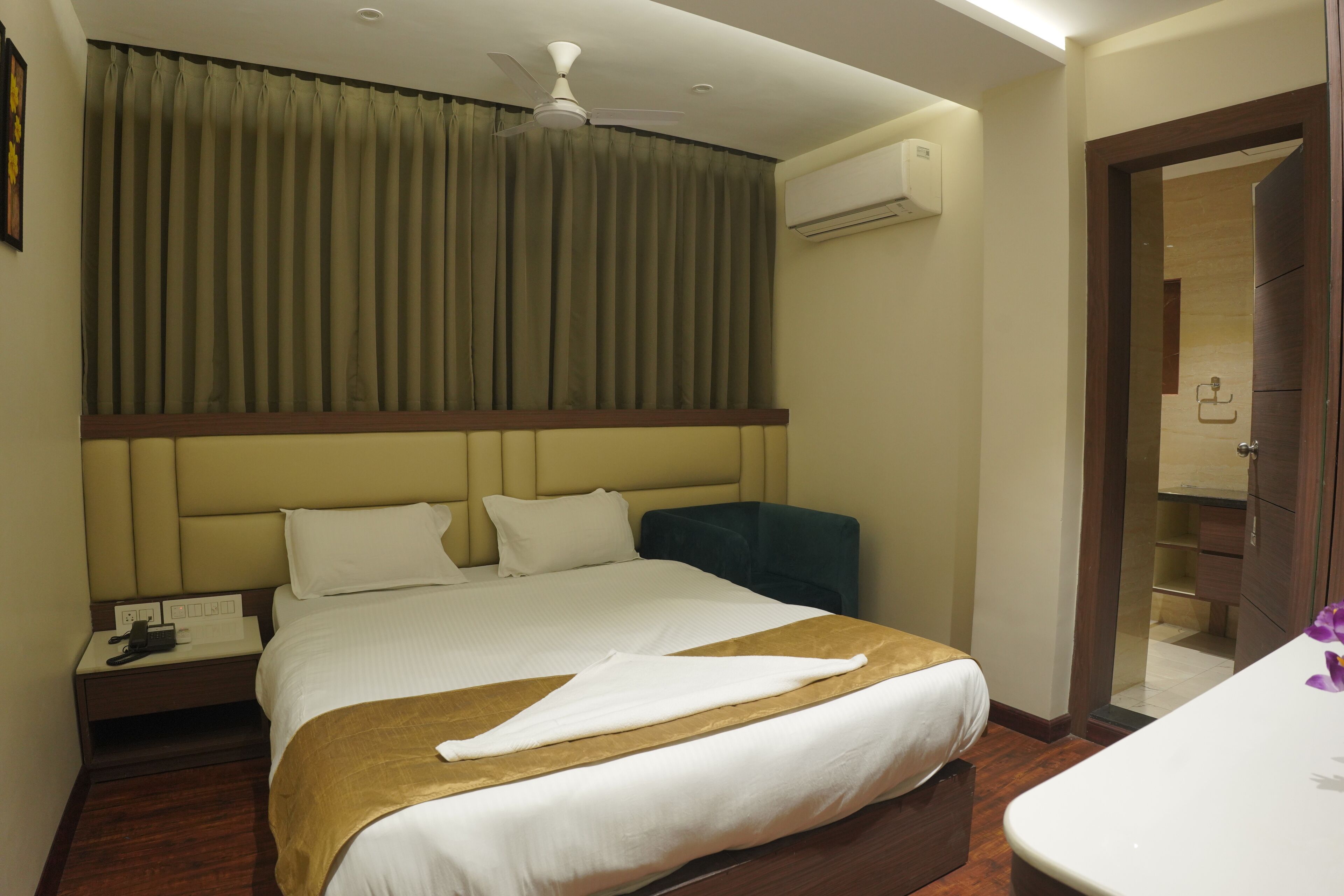 Deluxe Room | 1 bedroom, free WiFi