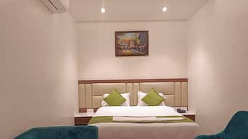 Executive Room | 1 bedroom, Egyptian cotton sheets, premium bedding, memory foam beds