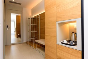 Double Room, Sea View | In-room safe, soundproofing, free WiFi, bed sheets