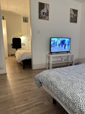 3 Schlafzimmer, Schreibtisch, Bügeleisen/Bügelbrett, kostenloses WLAN