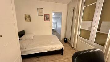3 chambres, bureau, fer et planche à repasser, Wi-Fi gratuit