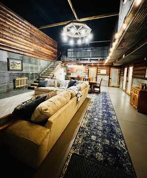 Interior - New Rustic Retreat, Firepit & Games, Hiking, Boating & Fishing near Lake Rathbun (Moravia)