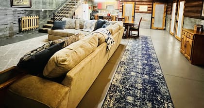 New Rustic Retreat, Firepit & Games, Hiking, Boating & Fishing near Lake Rathbun