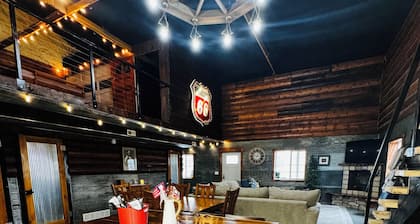 New Rustic Retreat, Firepit & Games, Hiking, Boating & Fishing near Lake Rathbun