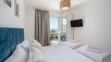 3 slaapkamers, een strijkplank/strijkijzer, wifi, beddengoed