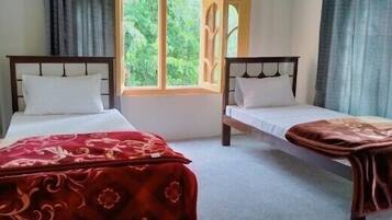 Deluxe Double or Twin Room | Soundproofing, iron/ironing board, free WiFi