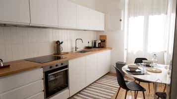 Réfrigérateur, four, plaque de cuisson, lave-vaisselle