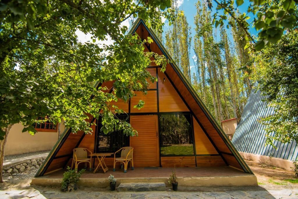 Luxury Chalet | Soundproofing, iron/ironing board, free WiFi, bed sheets