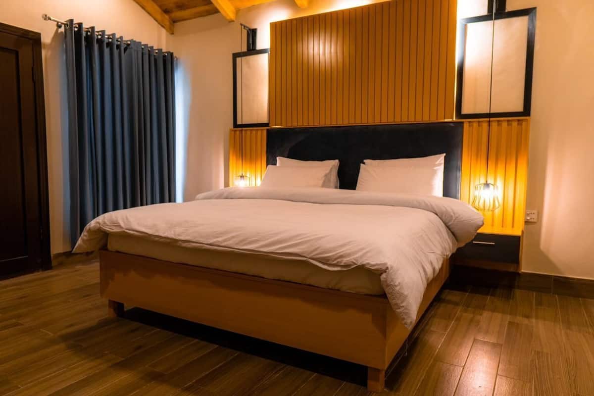 Soundproofing, iron/ironing board, free WiFi, bed sheets
