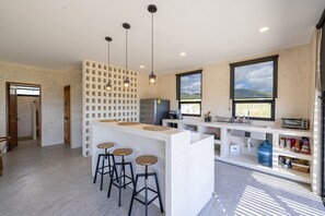 House | Private kitchen | Cookware/dishes/utensils