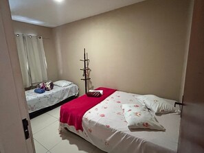 3 bedrooms, desk, iron/ironing board, WiFi