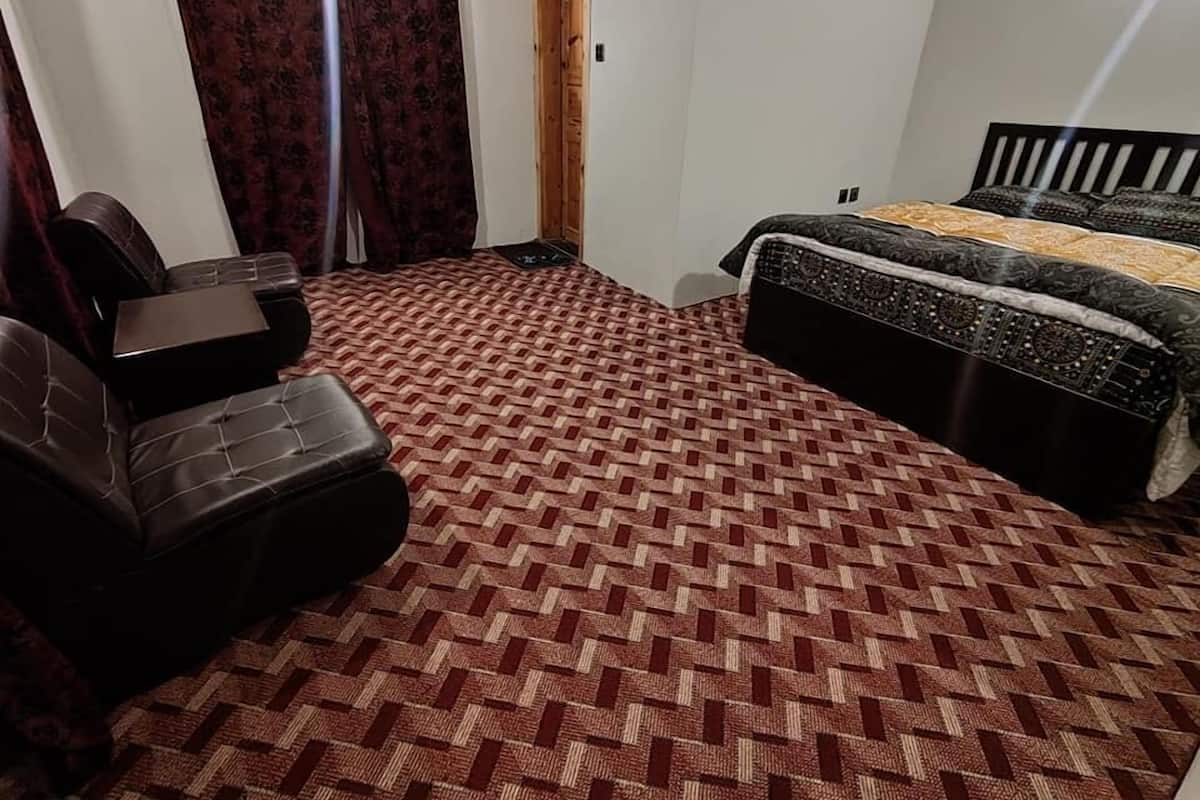 Deluxe Double Room | Soundproofing, iron/ironing board, free WiFi