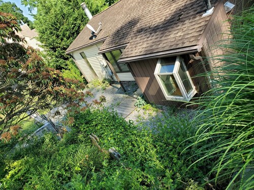 Cottage Elkton Maryland with Waterview