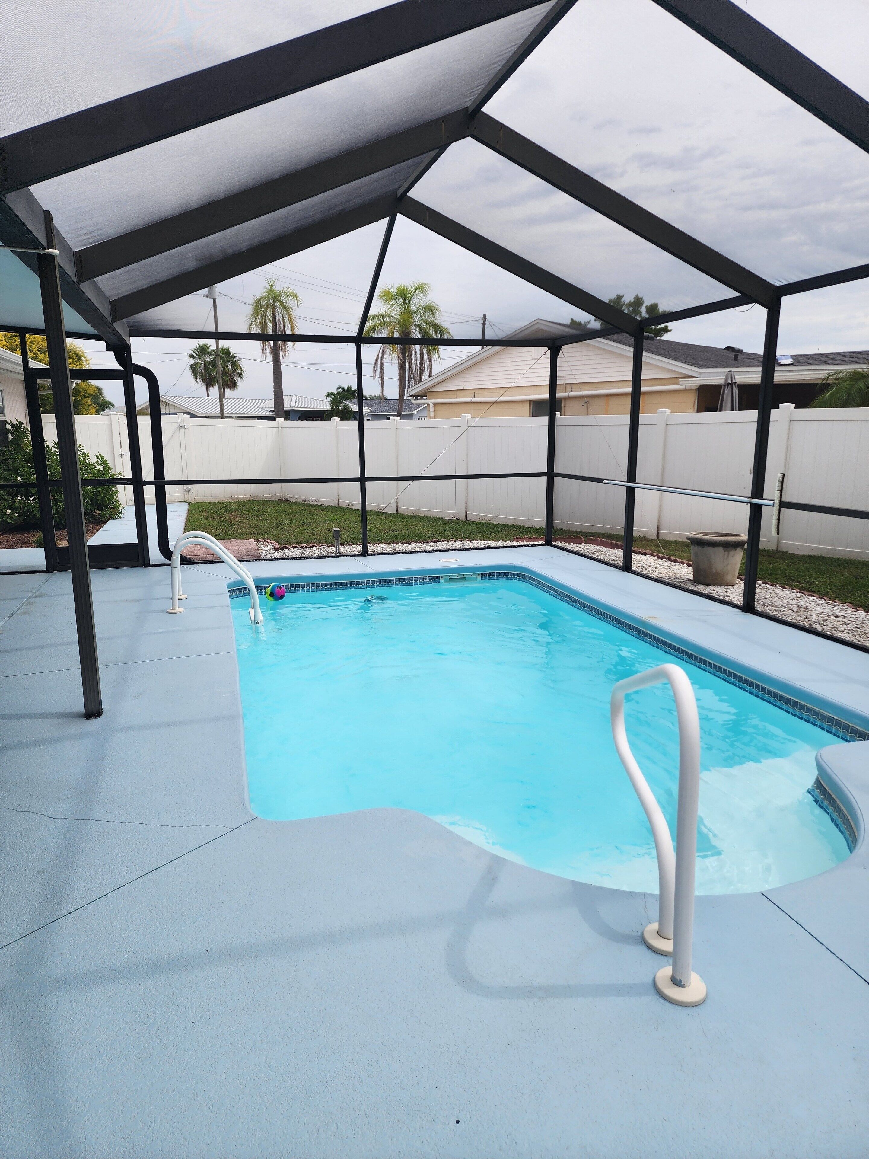 Casa Espaciosa Para Disfrutar en Familia Sala de Juegos y Piscina Climatizada