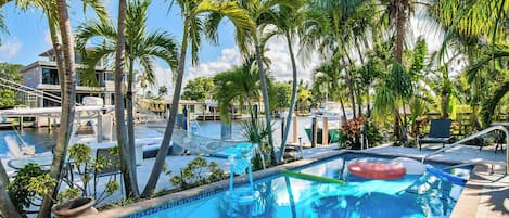 屋外プール、温水プール
