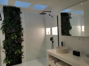 Shower, towels